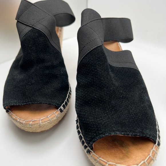 Shoes- Women Gentle Souls by Kenneth Cole Women's Shoe Colleen Black Suede Wedge - Picture 3 of 17